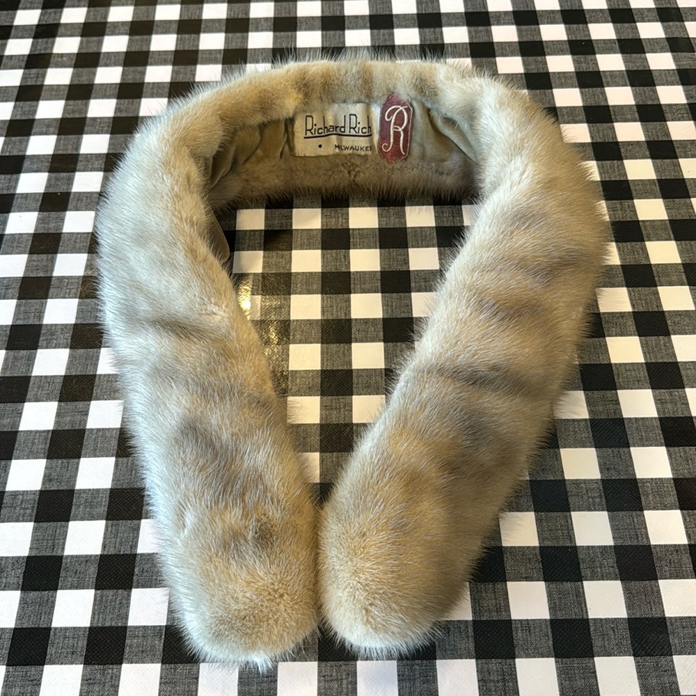 Vintage Richard Rich Milwaukee taupe mink Scarf